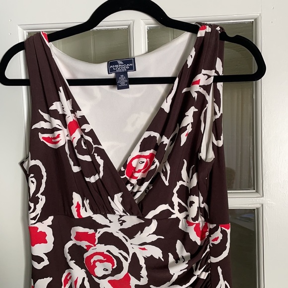faux wrap dress, brown with bright white/red floral print, size 10 - Picture 2 of 7